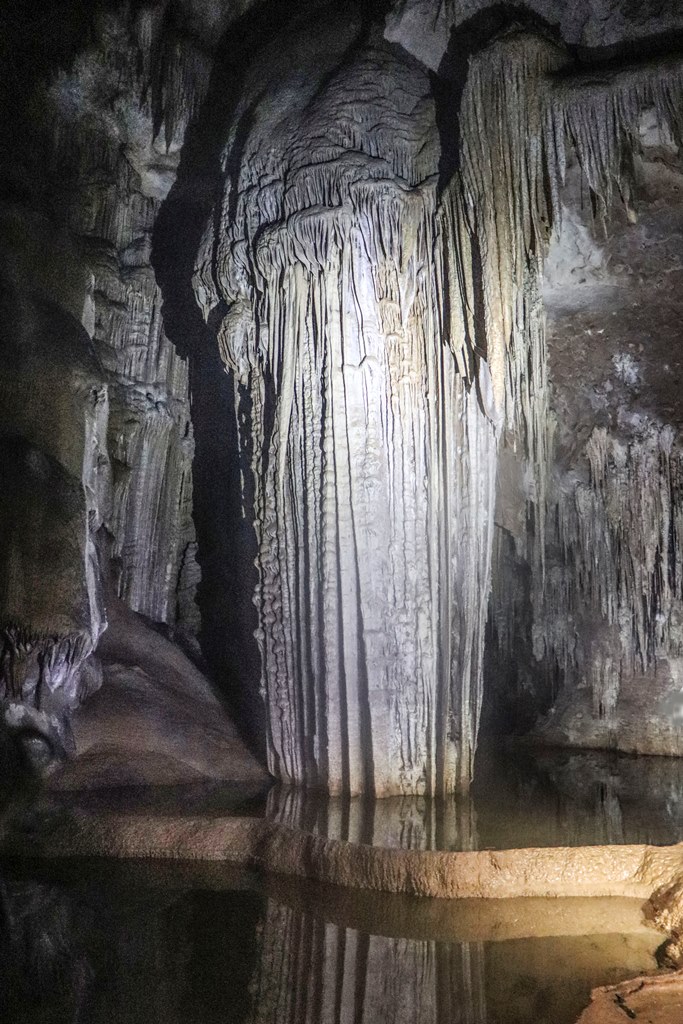 Hoq Cave Interior